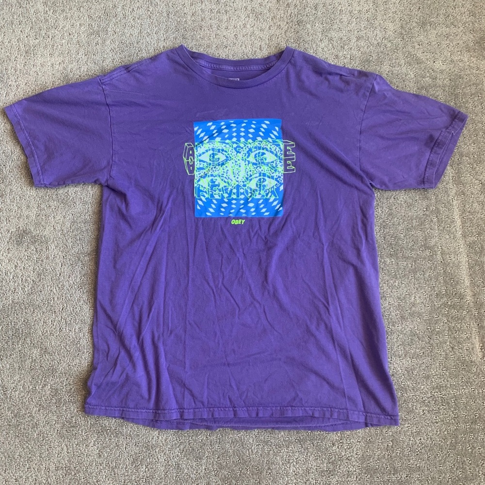 Obey tee size L